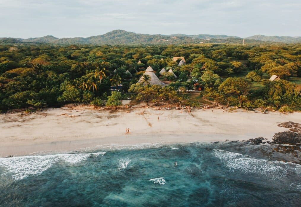 Understanding Transferred Easements vs. Restrictions: What Property Buyers in Costa Rica Need to Know About Right-of-Way Access